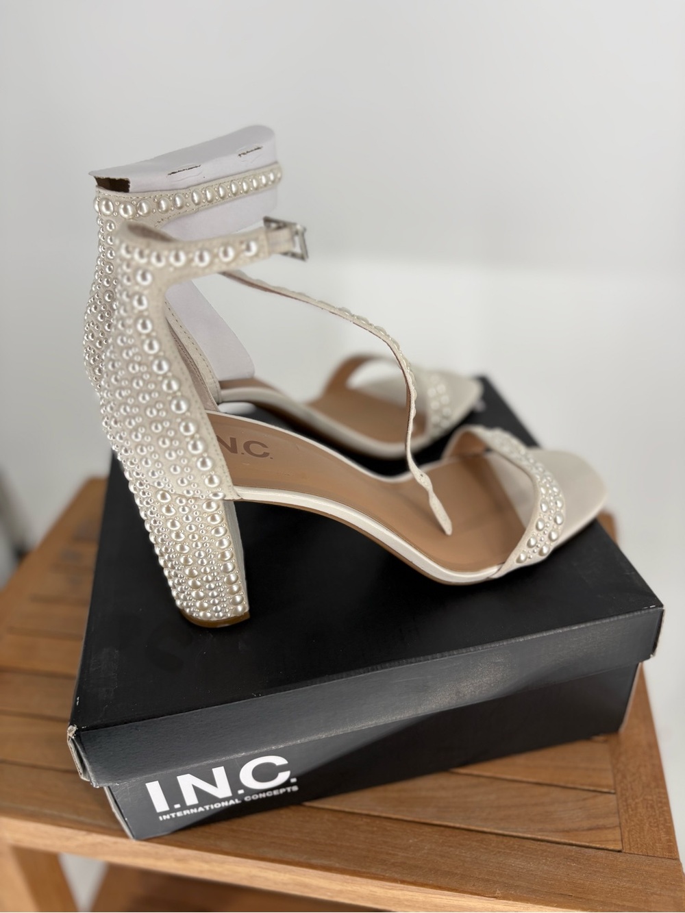 New women’s INC International Concepts Pearl-Trimmed Ivory Strappy Heels size 10 - Picture 2 of 5